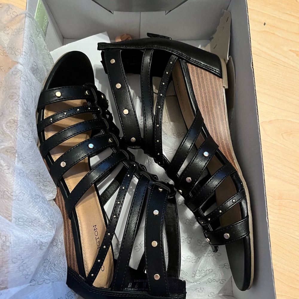 Cut spring/summer sandals perfect for a spring dress